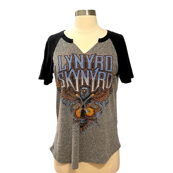 Forever 21 Tops - Forever 21  Size Small Lynard Skynard Tee Gray & Black in Color